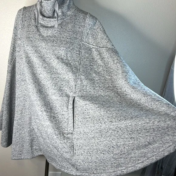 UGG‎ Pichot Double Knit Fleece Poncho Cape High Neck Cozy Comfort Pullover M/L
