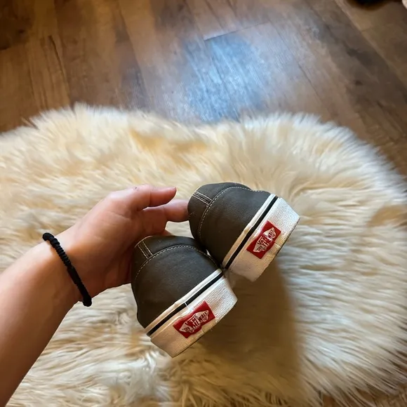 VANS Classic Slip On Shoe In Charcoal Gray