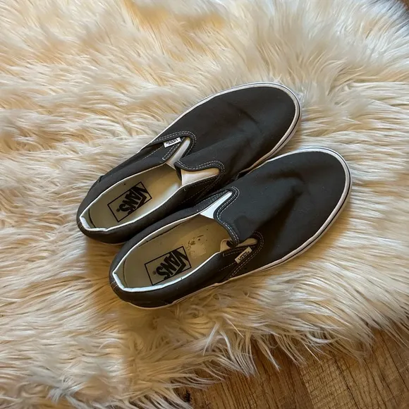 VANS Classic Slip On Shoe In Charcoal Gray