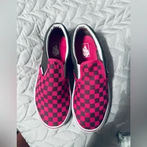 VANSCLASSIC SLIP-ON 98 DX Pink Kids Size 5 Brand New