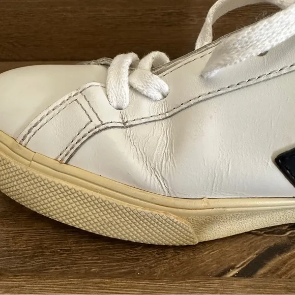 Veja Men's Esplar Leather White Black Sneakers Size 9