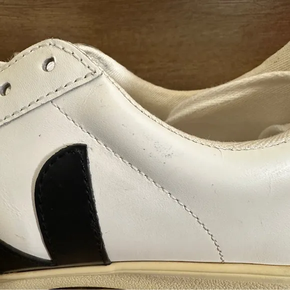Veja Men's Esplar Leather White Black Sneakers Size 9