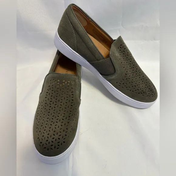 Vionic Kani Slip-On Sneaker Olive Green Women’s Size 8