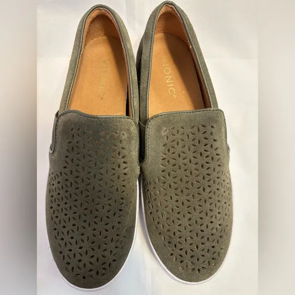 Vionic Kani Slip-On Sneaker Olive Green Women’s Size 8