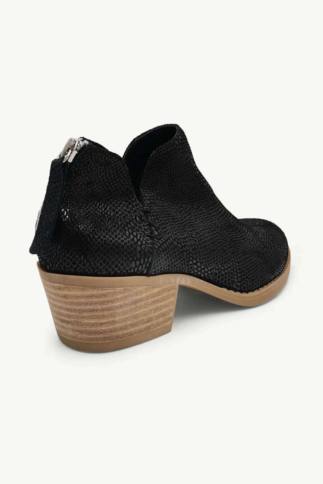 Yara Black Snake
