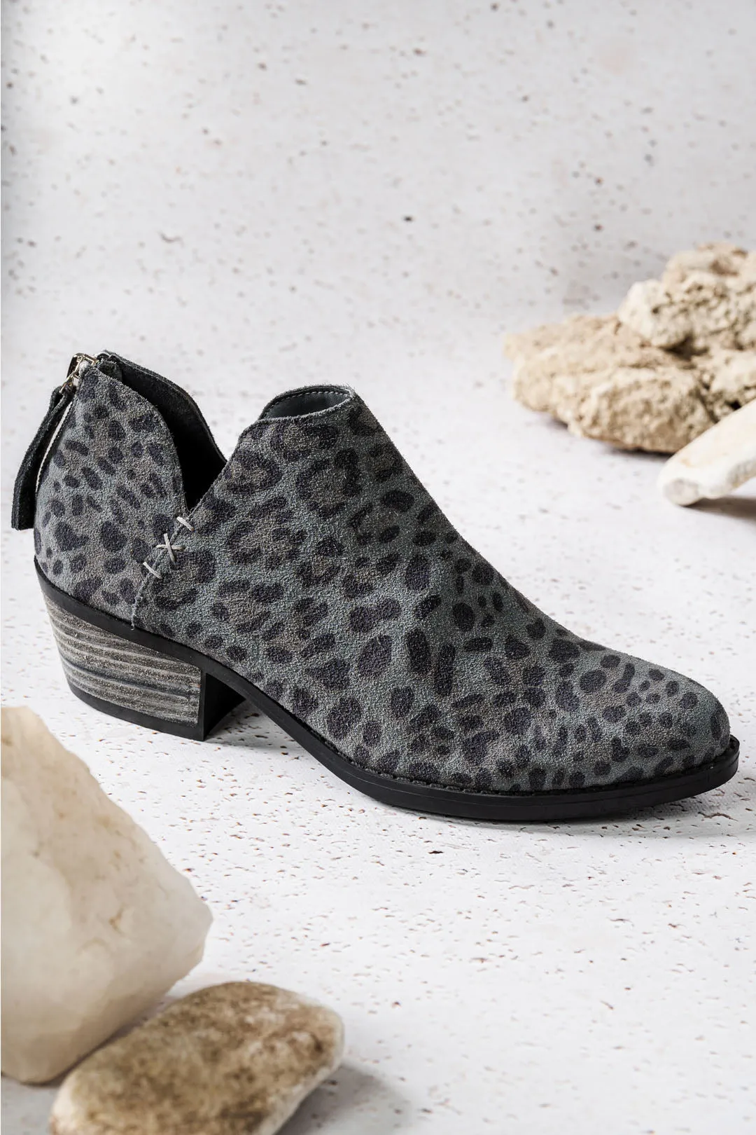 Yara Grey Leopard